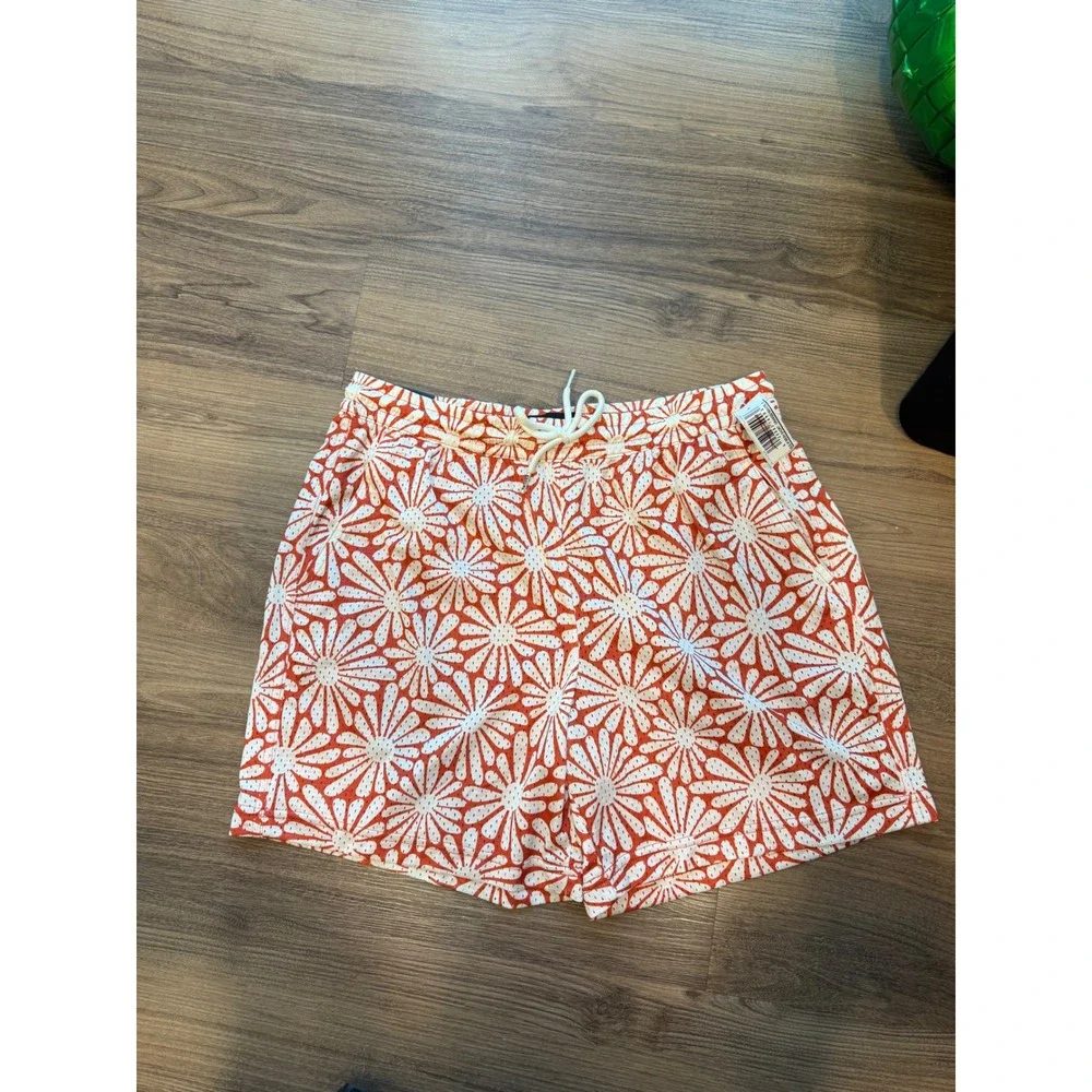 RSQ Mens Orange White Daisy Floral Mesh Shorts 6 Inch Inseam Size Medium NWT
